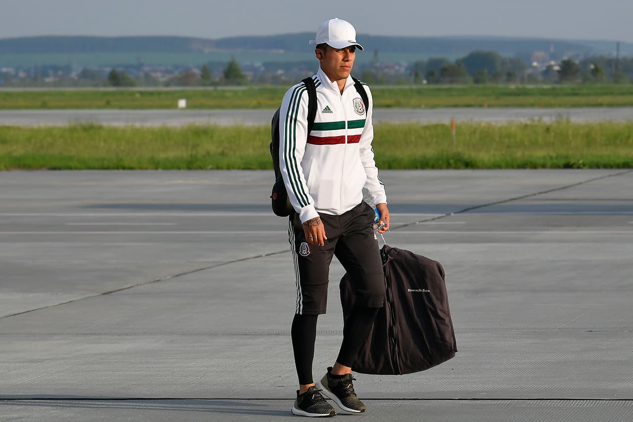 El estelar defensa central mexicano Carlos Salcedo, quien ha tenido una actuación sólida en esta Copa del Mundo, hace también su arribo a Ekaterimburgo, cuarta ciudad más poblada de Rusia.