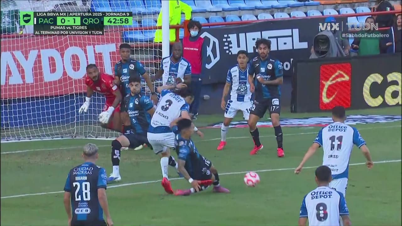 ¡Nada! Pedían penal para Pachuca pero Fernando Hernández no lo marca