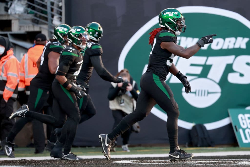 Lions cayó 16-20 en su visita a Atlanta, Buccaneers aplastan 32-6 a las Panthers, Ravens pierden en su visita 21-41 frente a Cincinnati, los Chargers tropiezan 29-41 sobre los Texans, Rams venecen 30.23 a los Vikings, Bills le pegan 33-21 Patriots, Jaguars caen 21-26 en su visita a los Jets, Las Eagles le pegan 10-34 frente a las Eagles, los Bears remaontan 25-24 a los Seahawks, Chiefs aplastan 10-36 a los Chiefs y os Broncos caen 13-17 en su visita a los Raiders.