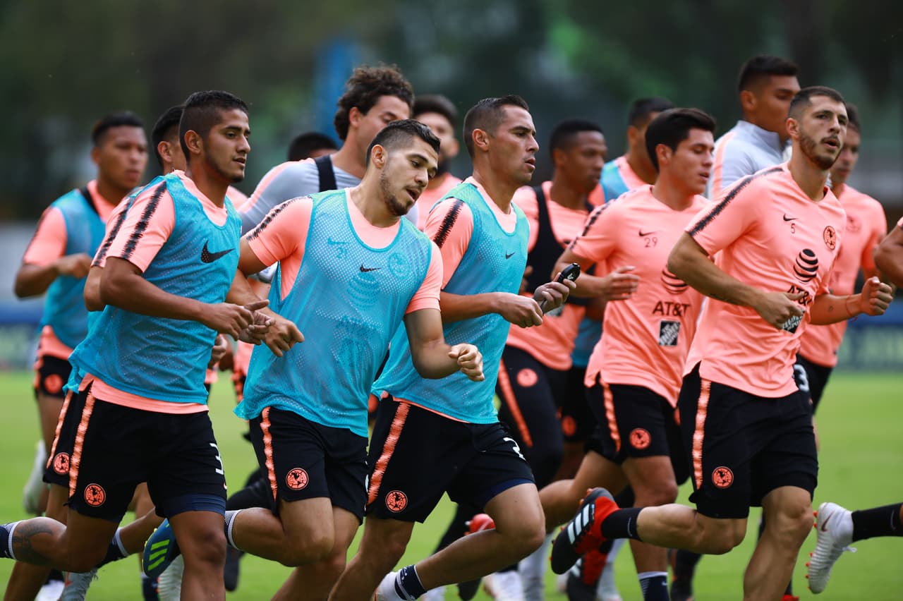 A pesar de que la Liga MX se encuentra detenida por la disputa de los amistosos de FIFA, América sigue con su trabajo entrenamiento en Coapa.