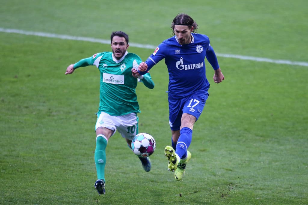 Werder Bremen y Schalke 04 empataron por la mínima. Schalke 04 continúa su mala racha y peligra su permanencia en el máximo circuito; sólo han sumado 8 unidades. Werder Bremen llegó a 22.