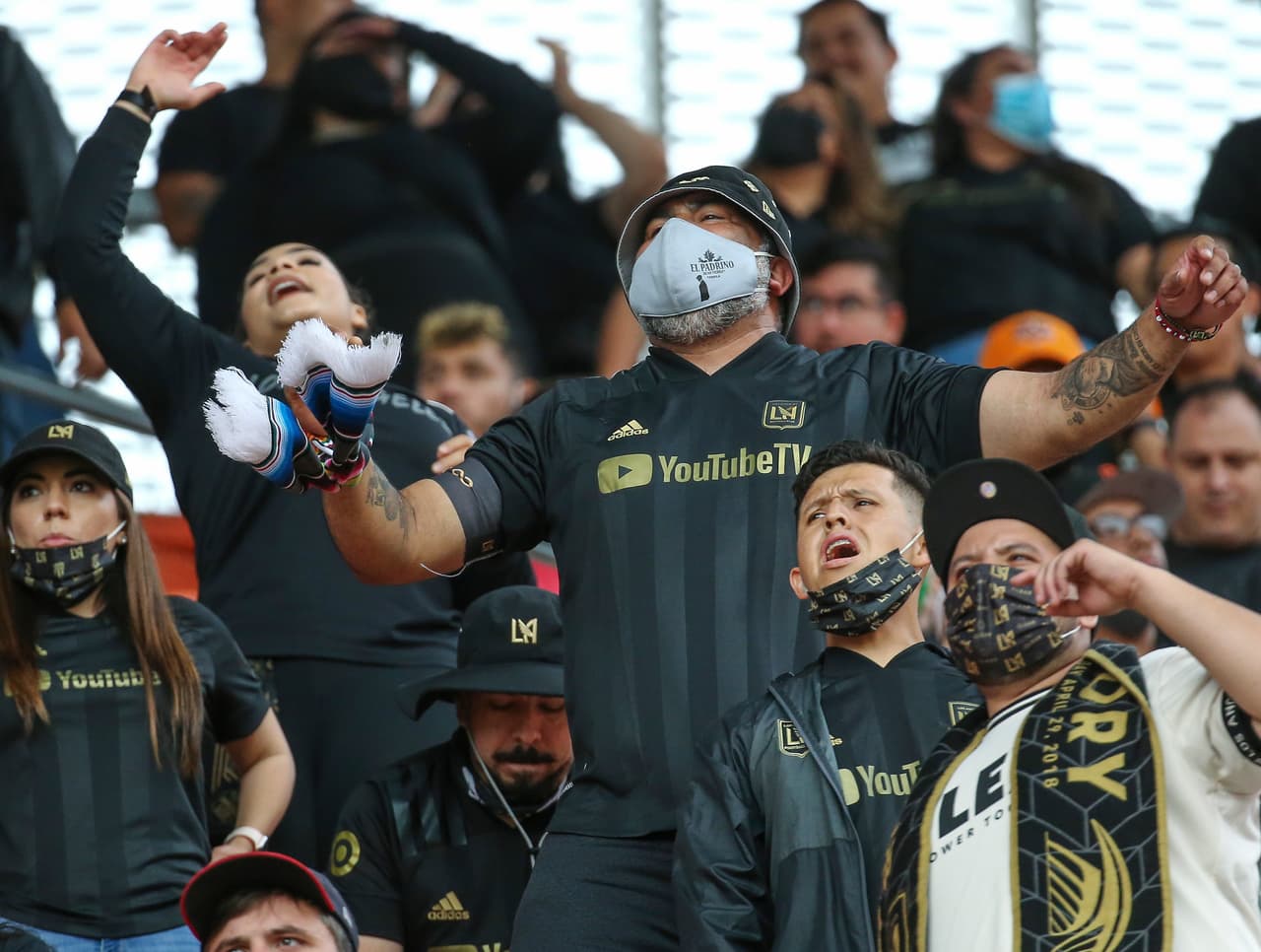 Los aficionados de Los Angeles Football Club se desplazaron en buen número hasta el BBVA Stadium de Houston.