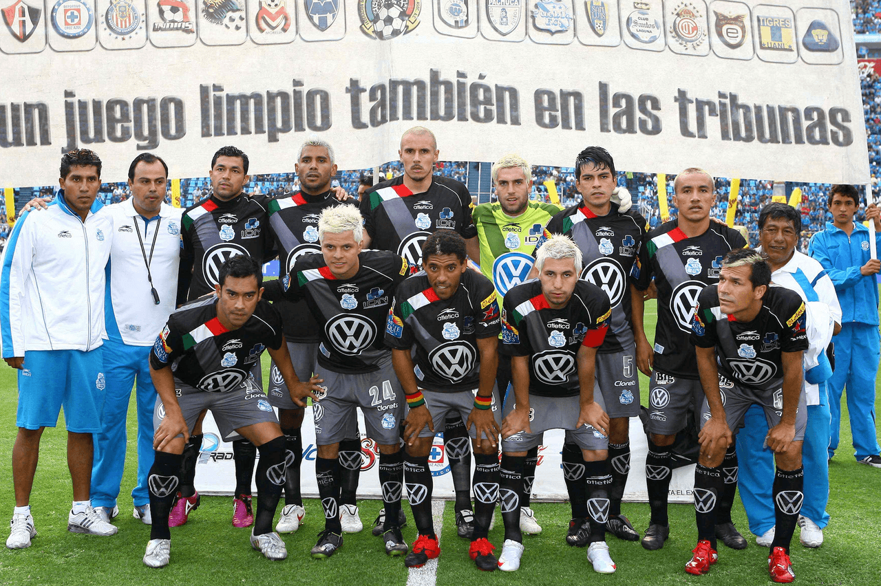 <b>Cruz Azul 1-2 Puebla | Liga MX | Fecha 14 | Clausura 2009</b>
<br>18/abril/2009 | El XI de Puebla: Jorge Villalpando, Alejandro Acosta, Álvaro Ortíz, Walter Vilches, Duilio Davino, Felipe Ayala, Rodrigo Salinas, Luis Noriega, Ramón Núñez, Daniel Osorno y Álvaro González.
