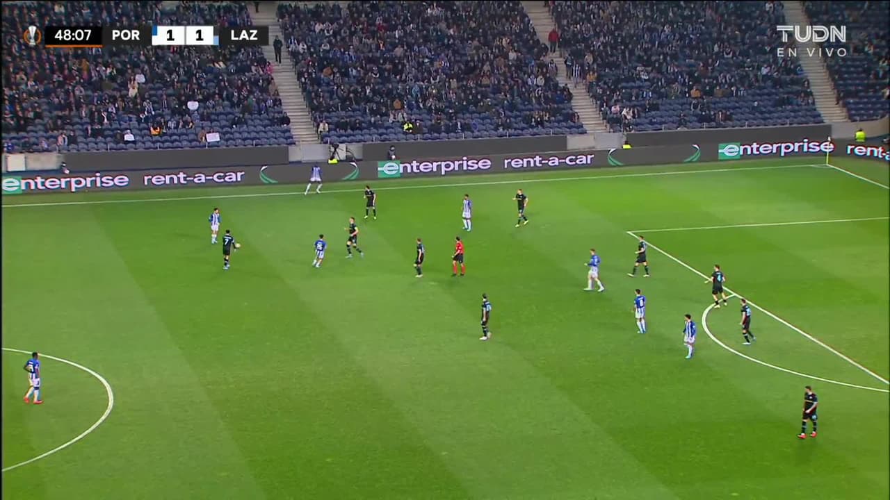 ¡GOL!  anota para FC Porto. Toni Martínez