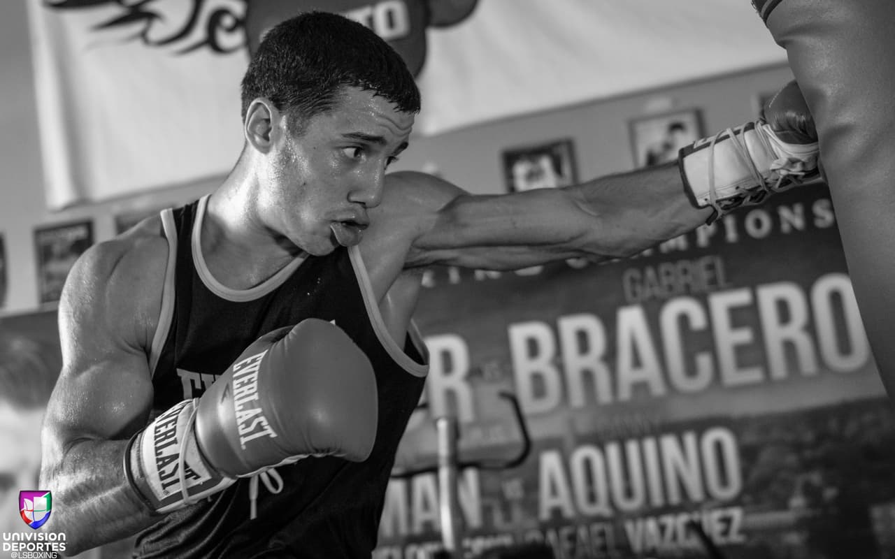 El prospecto de Puerto Rico, Jean Carlos 'Chapito' Rivera (15-0, 10 KO's), se enfrentará a Jason 'El Alacrancito' Sánchez (12-0, 6 KO's) de Nuevo México por la corona mundial juvenil vancante de la OMB en el Hotel El Panamá en la Ciudad de Panamá el próximo 31 de octubre.