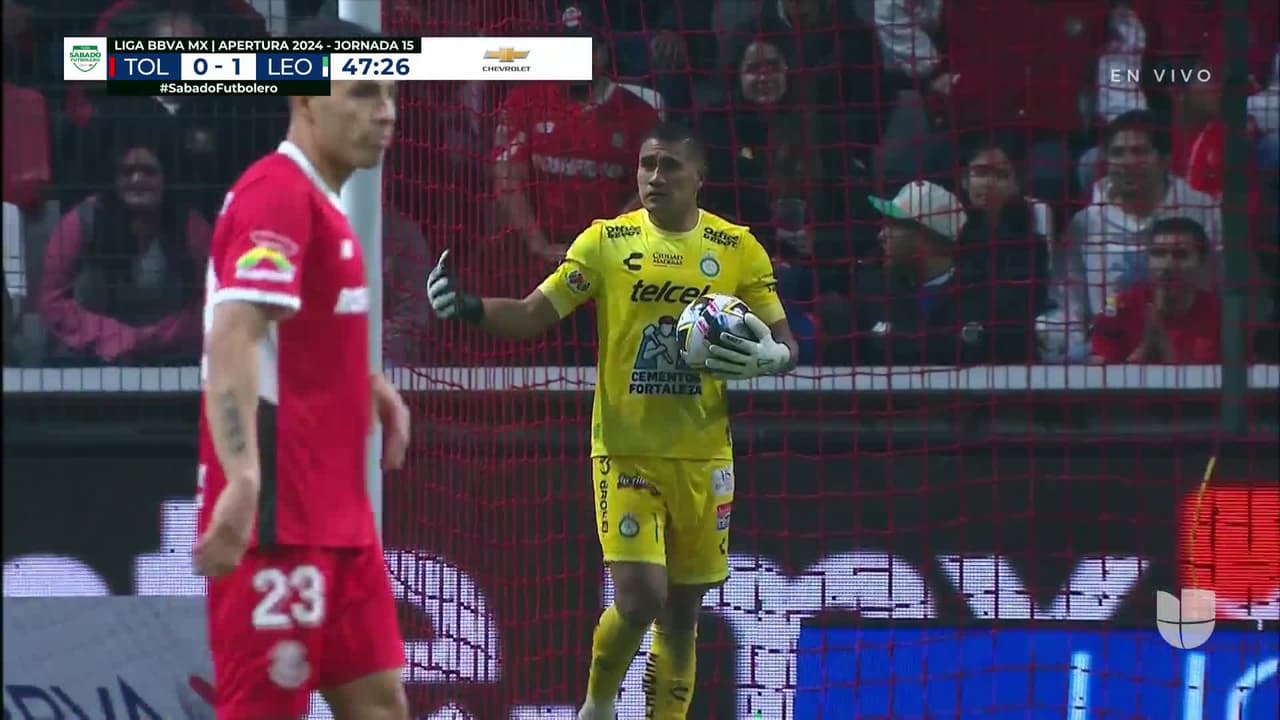 ¡TIRO ATAJADO! disparo por Paulinho.