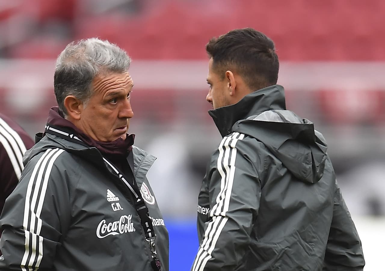 ¿Va a Qatar 2022? Chicharito se disculpa con 'Tata' Martino