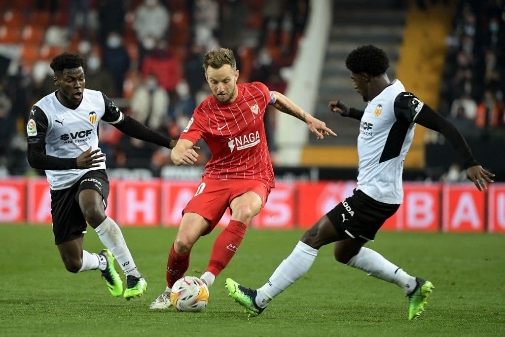 Sevilla no logró mantener el 0-1 hasta el final del encuentro y se ben conformar con el empate 1-1 frente al Valencia.