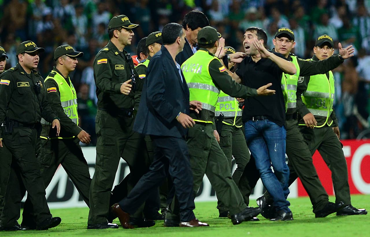 Se armó una gran trifulca entre colombianos y argentinos, aunque 'Chacho' siempre guardó la calma.