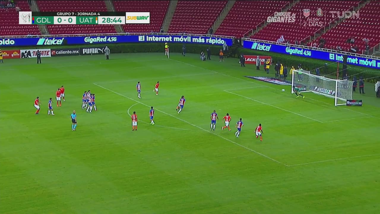 Toño Rodríguez salva a Chivas del primero