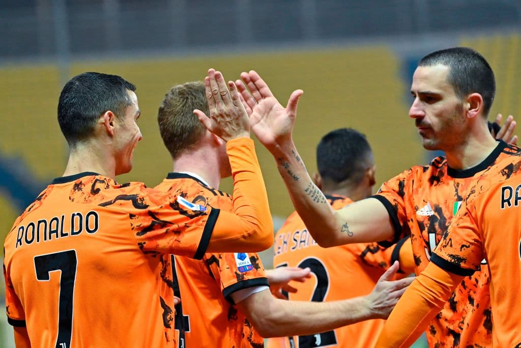 Kulusevski (23’), Ronaldo (26’, 48’) y Morata (85’) hicieron los goles para el cuadro de Pirlo que ya amenaza a los líderes de la competición.