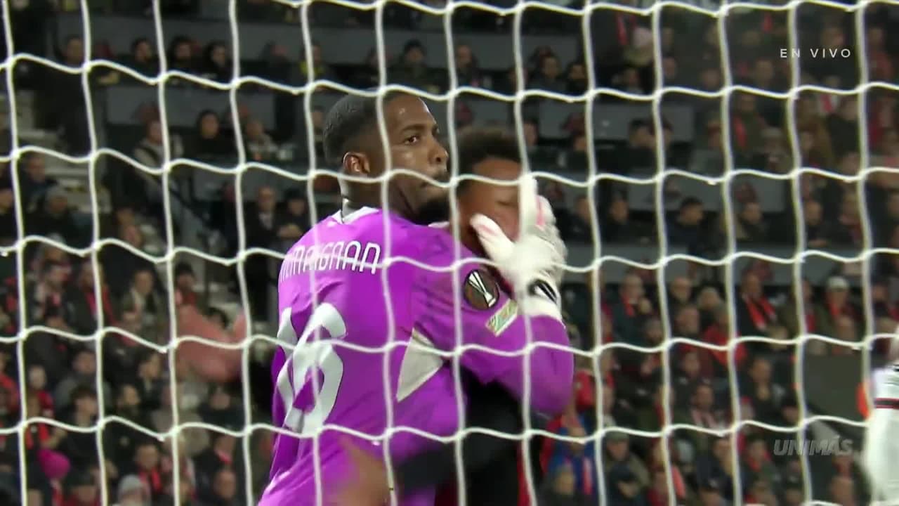 ¡Milan se queda con 10! Expulsan a su guardameta, Maignan por agredir a ofensor
