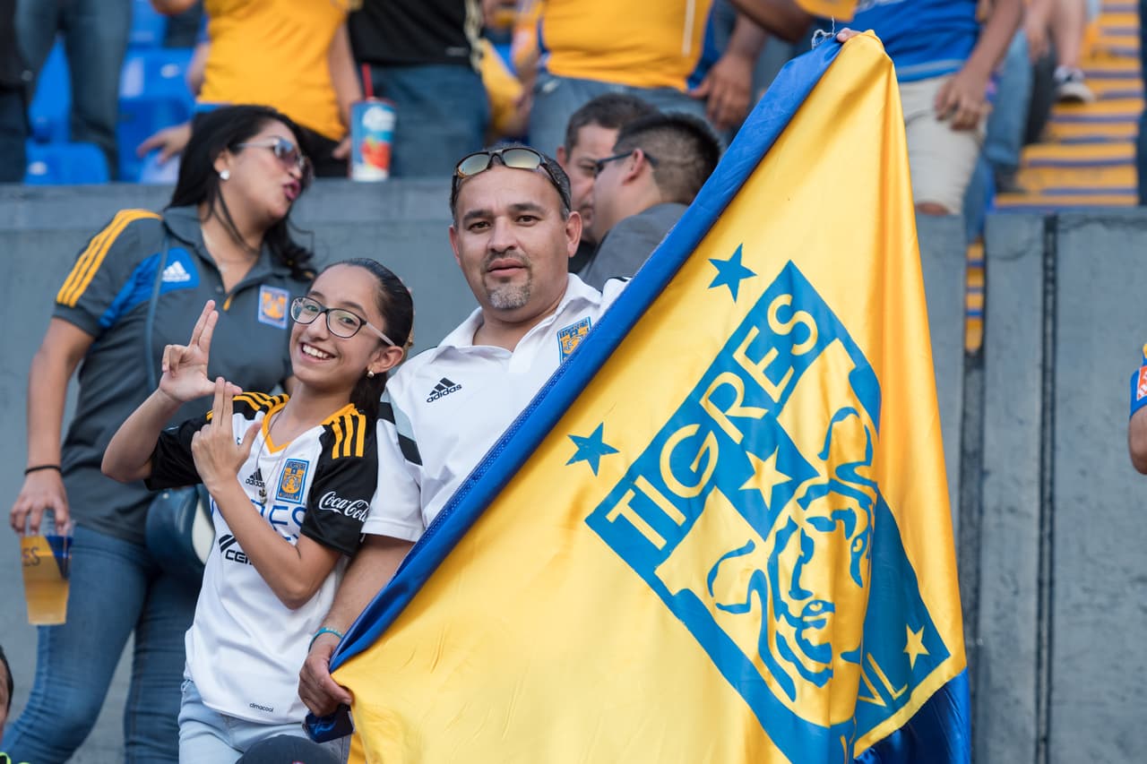 El Estadio Universitario vibró con el partido de ida en la Gran Final del fútbol mexicano. La afición de Tigres se hizo sentir como sólo ellos saben hacerlo.