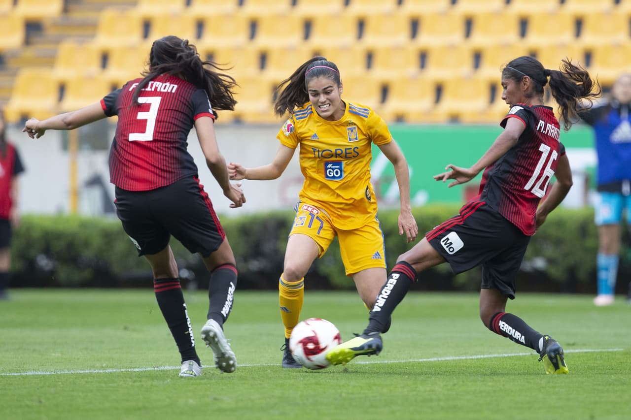 Con goles de Belén Cruz y Miah Zuazua, 'las Felinas' ganan 2-0 al Atlas y llegan a 10 puntos. El equipo femenil de Tigres sigue en ascenso en la Liga MX Femenil.