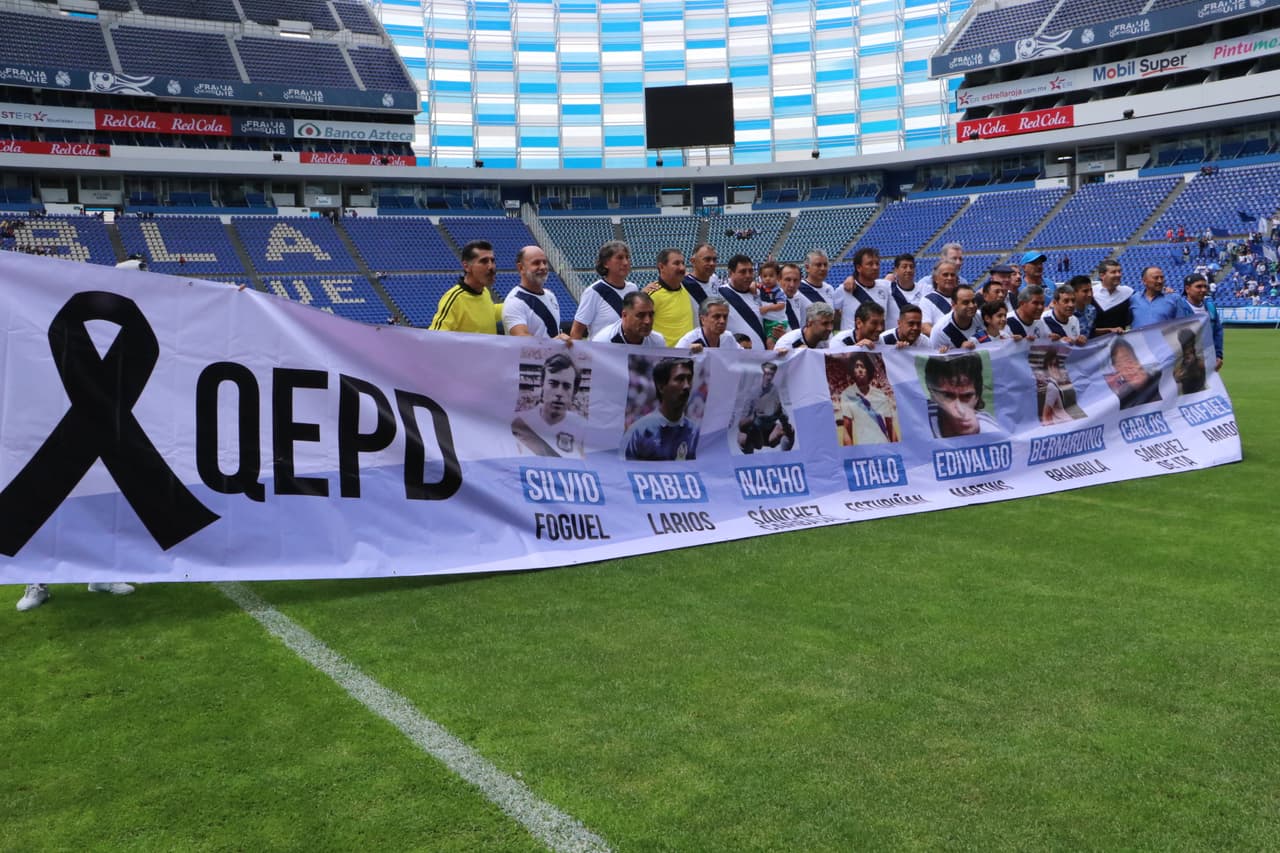 Pablo Larios falleció el pasado 31 de enero y varias leyendas del Puebla se reunieron para un partido amistoso a beneficio de la familia.