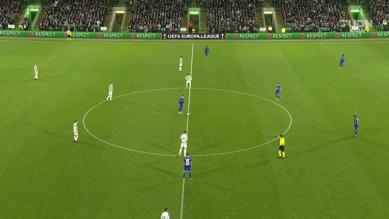 ¡TIRO ATAJADO! disparo por Kerem Demirbay.