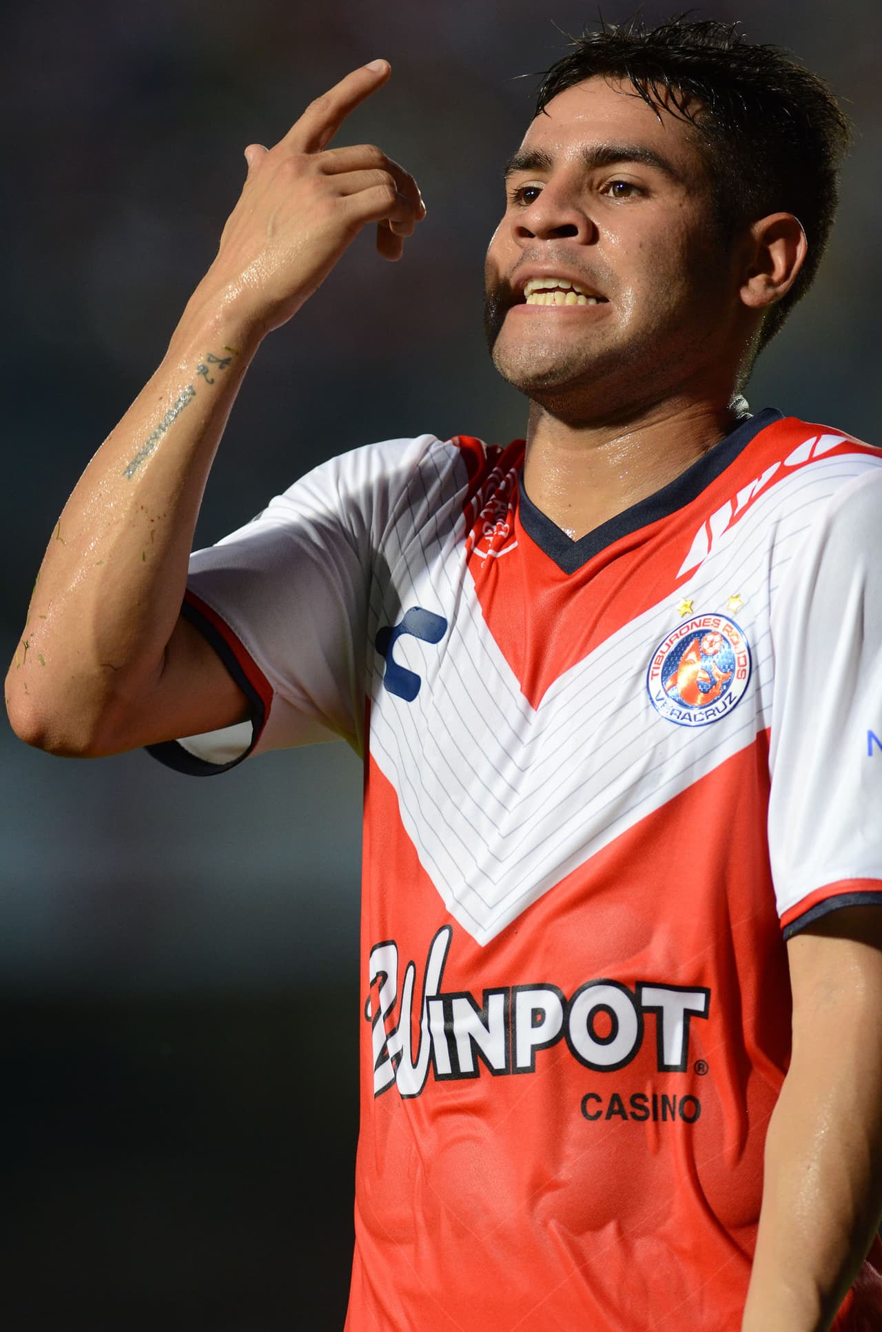 Con gol de Daniel Alberto Villalva, Veracruz derrotó a unos Pumas que no encuentran el camino en el presente torneo.