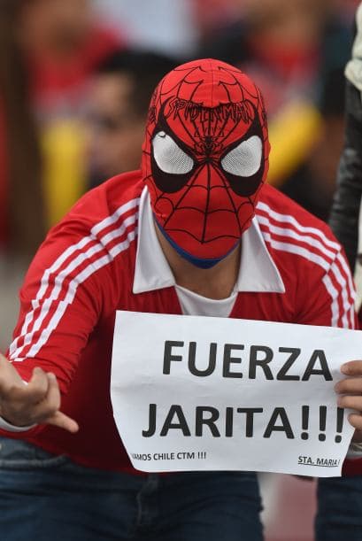 Chile y Perú jugaron un partido lleno de emociones que claisificó a los chilenos a la final, pero en las gradas se jugó otro partido muy intenso, ¿quién crees que lo ganó?