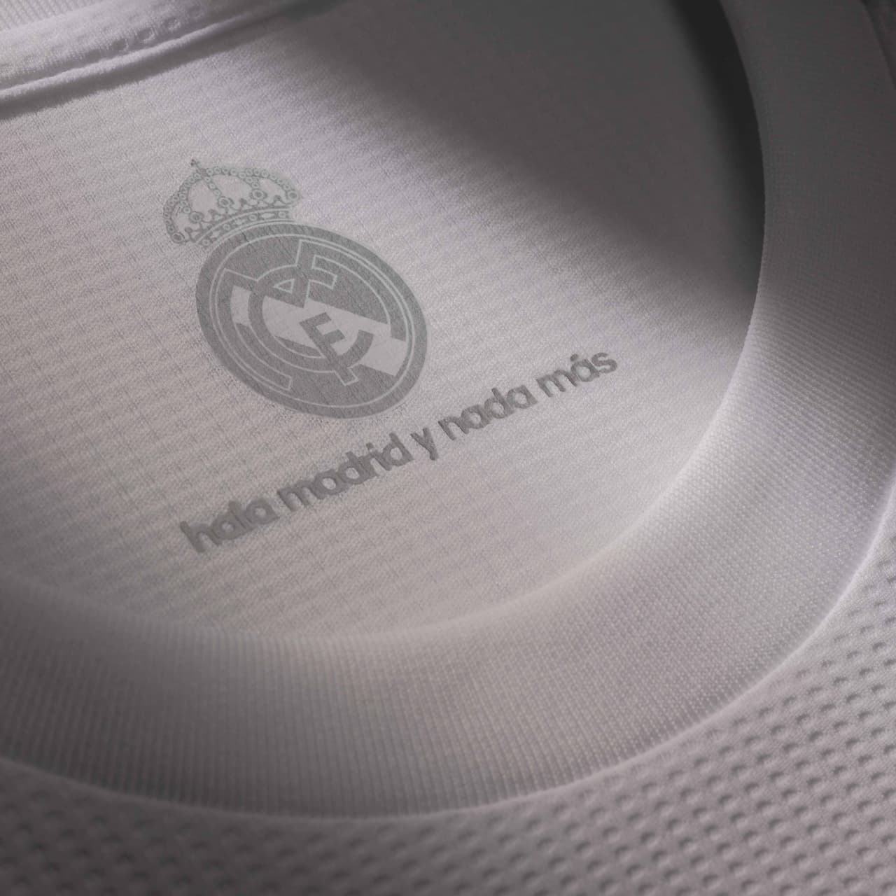 Adidas y Real Madrid presentan los nuevos uniformes para la campaña 2015-2016 con un objetivo muy claro: sólo importa la perfección. Para el Real Madrid ganar no es suficiente: cada victoria debe ser perfecta. ¿Qué te parece el uniforme?