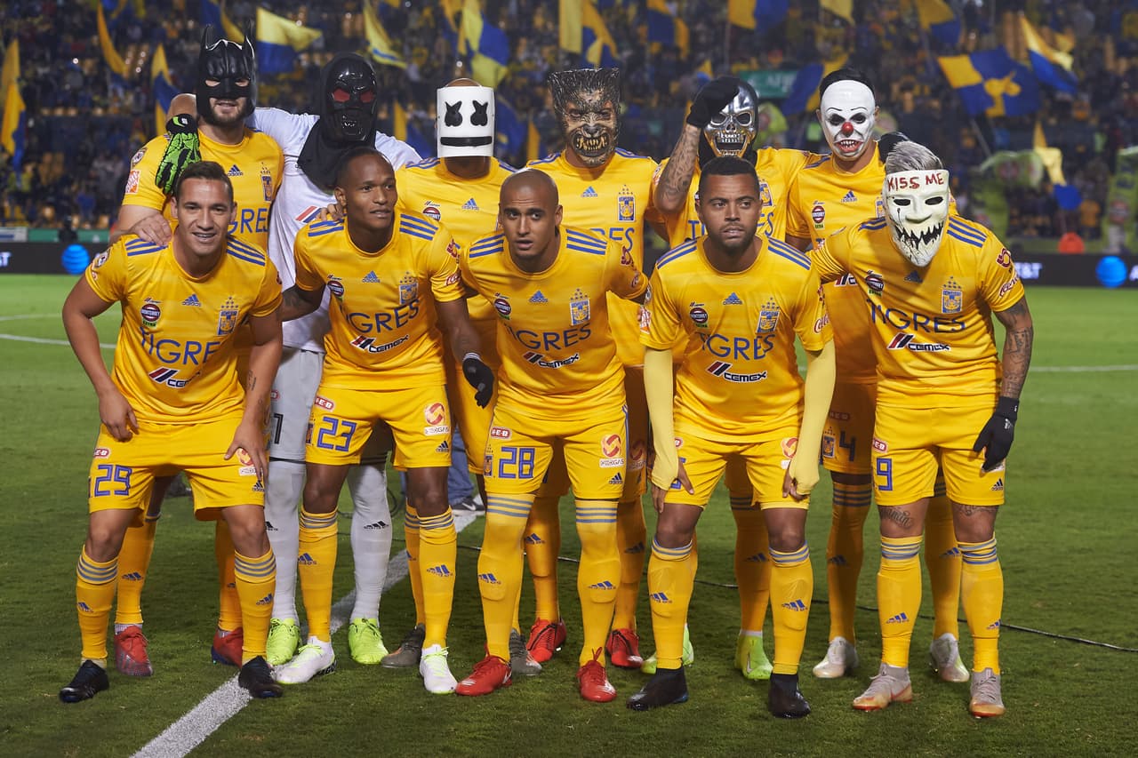 Canelo (49’) salió expulsado y dejó a los visitantes en desventaja. Salcedo (83’) anotó el solitario gol.