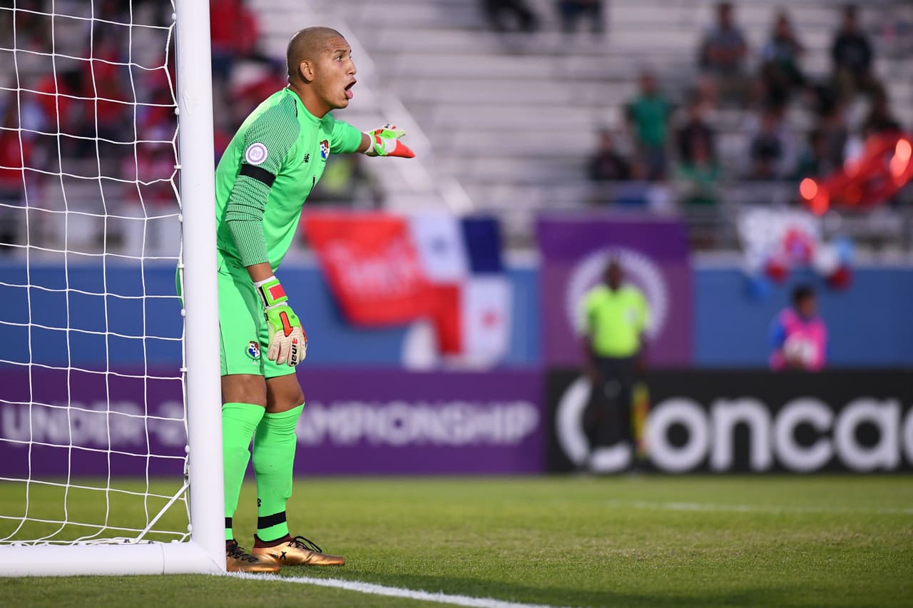 Arrancando el segundo tiempo parecía que era otro equipo mexicano el que había salido al terreno de juego, pues con otra actitud y disposición, pronto acorralaron a los canaleros.
