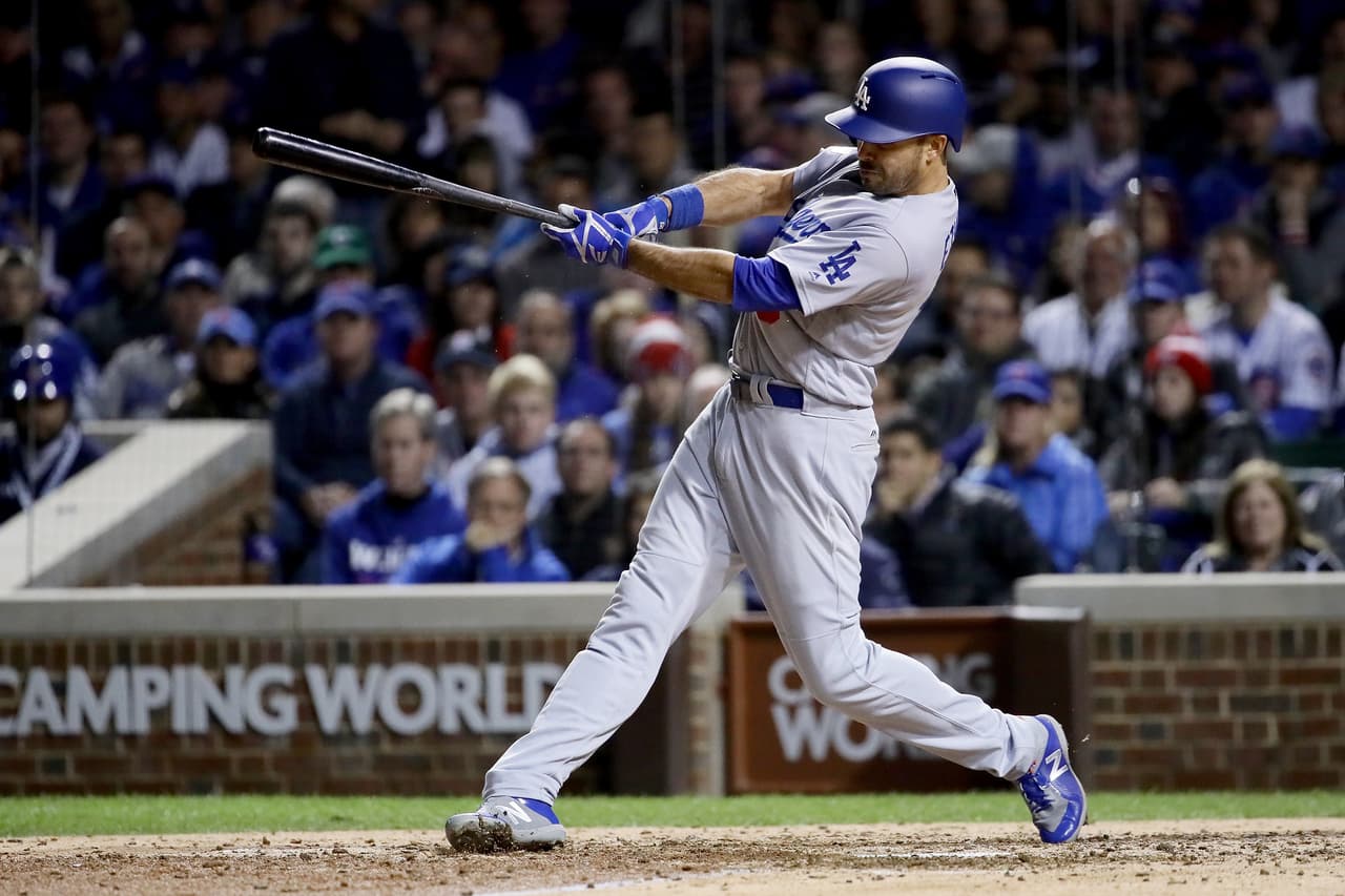 Sorpresivamente André Ethier estuvo en el cuadro titular y respondió a la confianza conectando un cuadrangular solitario en su primer turno del partido