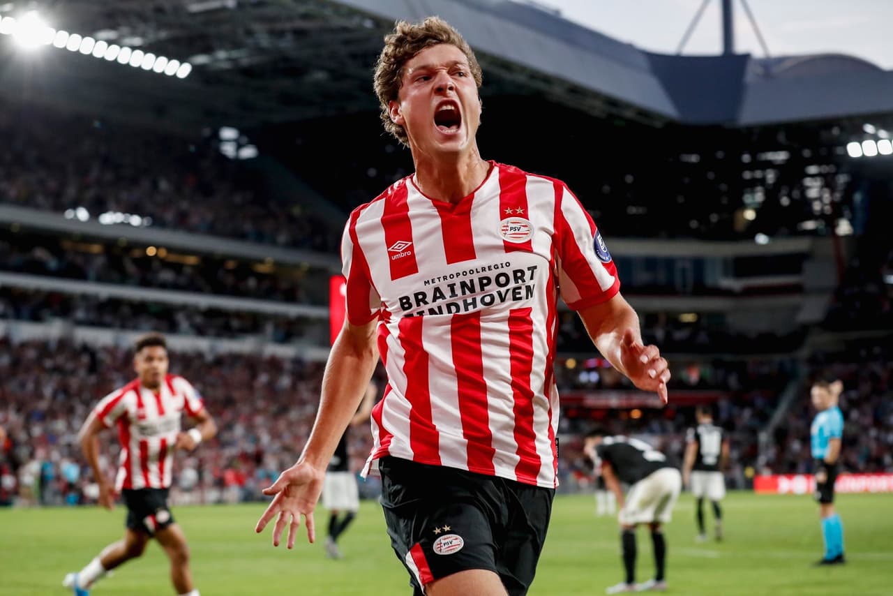 Sin embargo, a los 89 minutos, Sam Lammers, se encargó de devolverle el aliento al PSV al anotar el gol del empate, al poner las cosas 2-2.