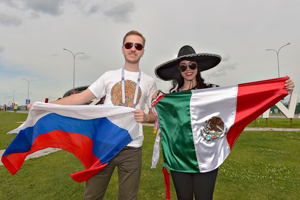 Los aficionados de Rusia y México encontraron las maneras más creativas de apoyar a sus respectivas selecciones. Te compartimos las mejores imágenes de lo visto en la Kazan Arena.