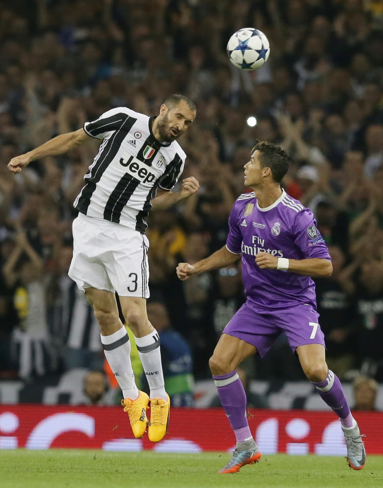 Chiellini estuvo perdido en la defensa de la Juventus. De ser uno de los mejores jugadores del equipo a estar disminuido y confundido. Tuvo una opción en ataque, en un tiro de esquina, pero su cabezazo se fue desviado.