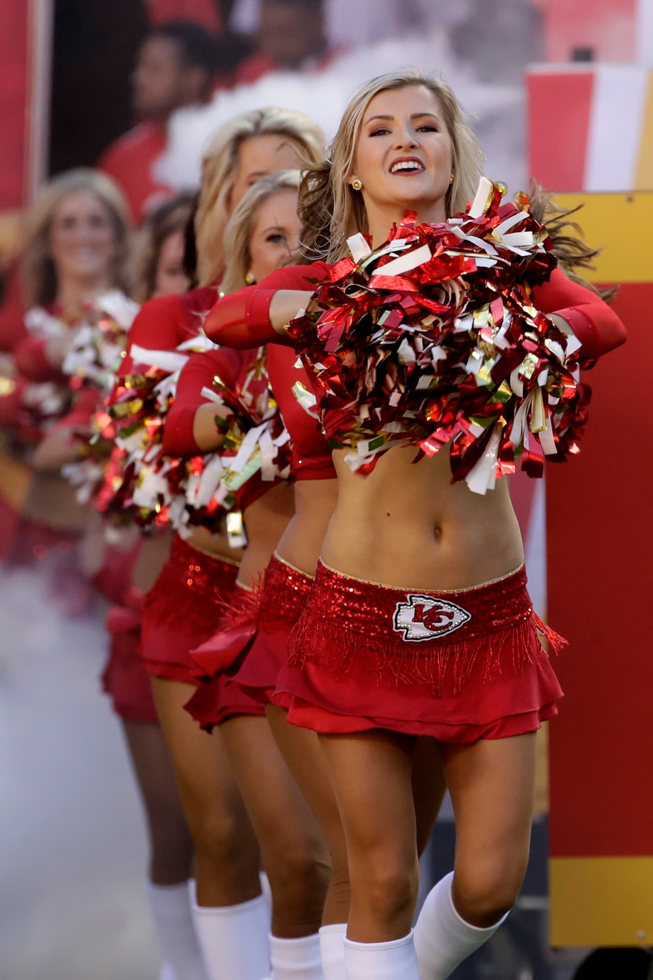 Son hermosas, tienen energía y sus bailes le dan alegría al ambiente en los estadios de la NFL: sin duda, las porristas tienen un papel muy especial para el espectáculo del fútbol americano.