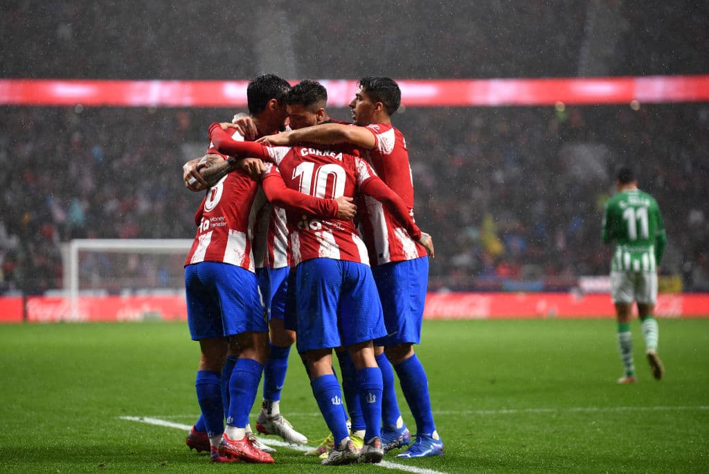 Los colchoneros no dejaron respirar al conjunto sevillano y terminan goleandolos 3-0.