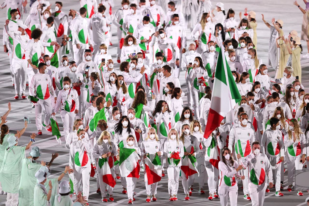 Italia fue de las delegaciones más numerosas en participar en la ceremonia de inauguración en Tokyo.
