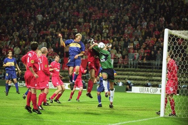 También se destaca la Final de la Copa de la UEFA en 2001 cuando el Liverpool se impuso en penales 5-4 al Deportivo Alavés.