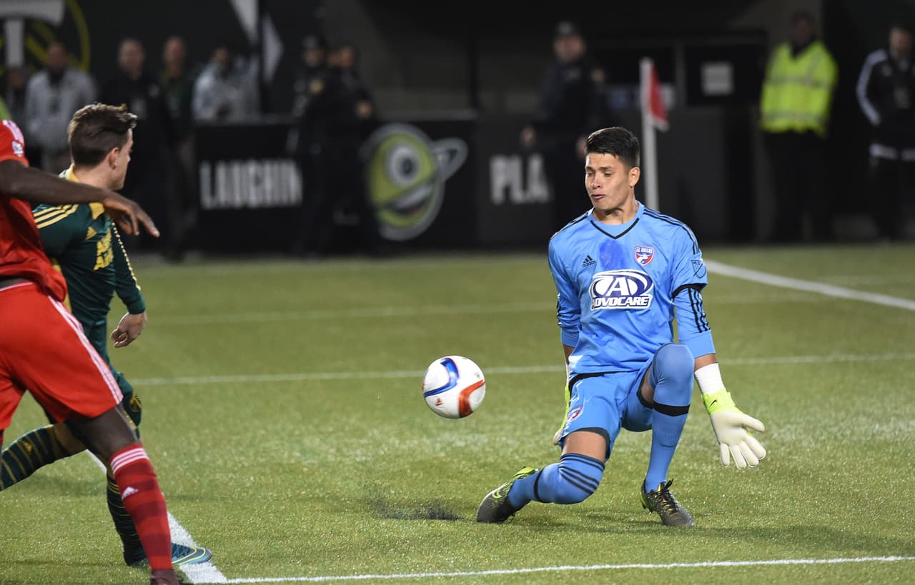 A su vuelta a la MLS, se convirtió en el titular del FC Dallas que eliminó al Sounders en serie de penales (tapó dos) para llegar a la final de conferencia ante Portland Timbers.