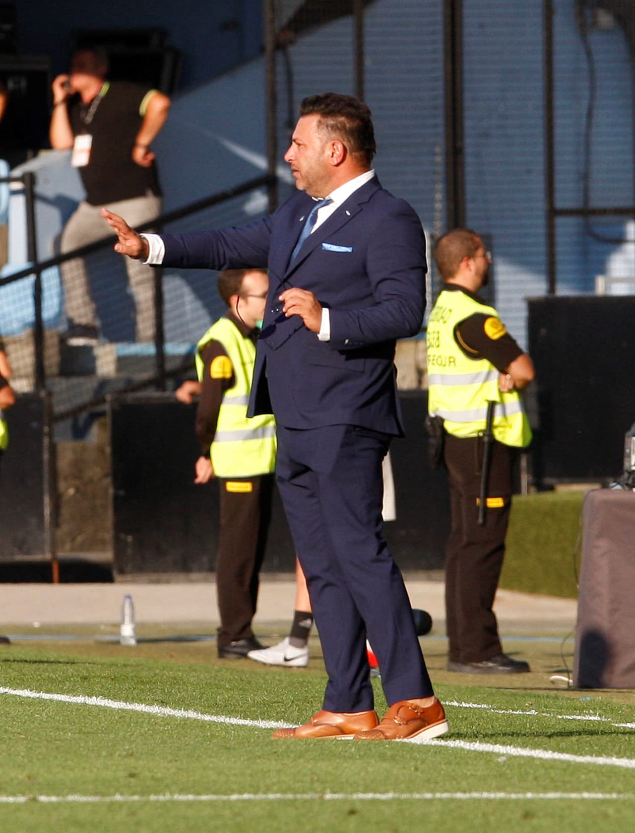 El técnico argentino Antonio Mohamed fue el técnico que lo puso a debutar en la Liga. El estratega lo conoce de su paso por el fútbol mexicano.