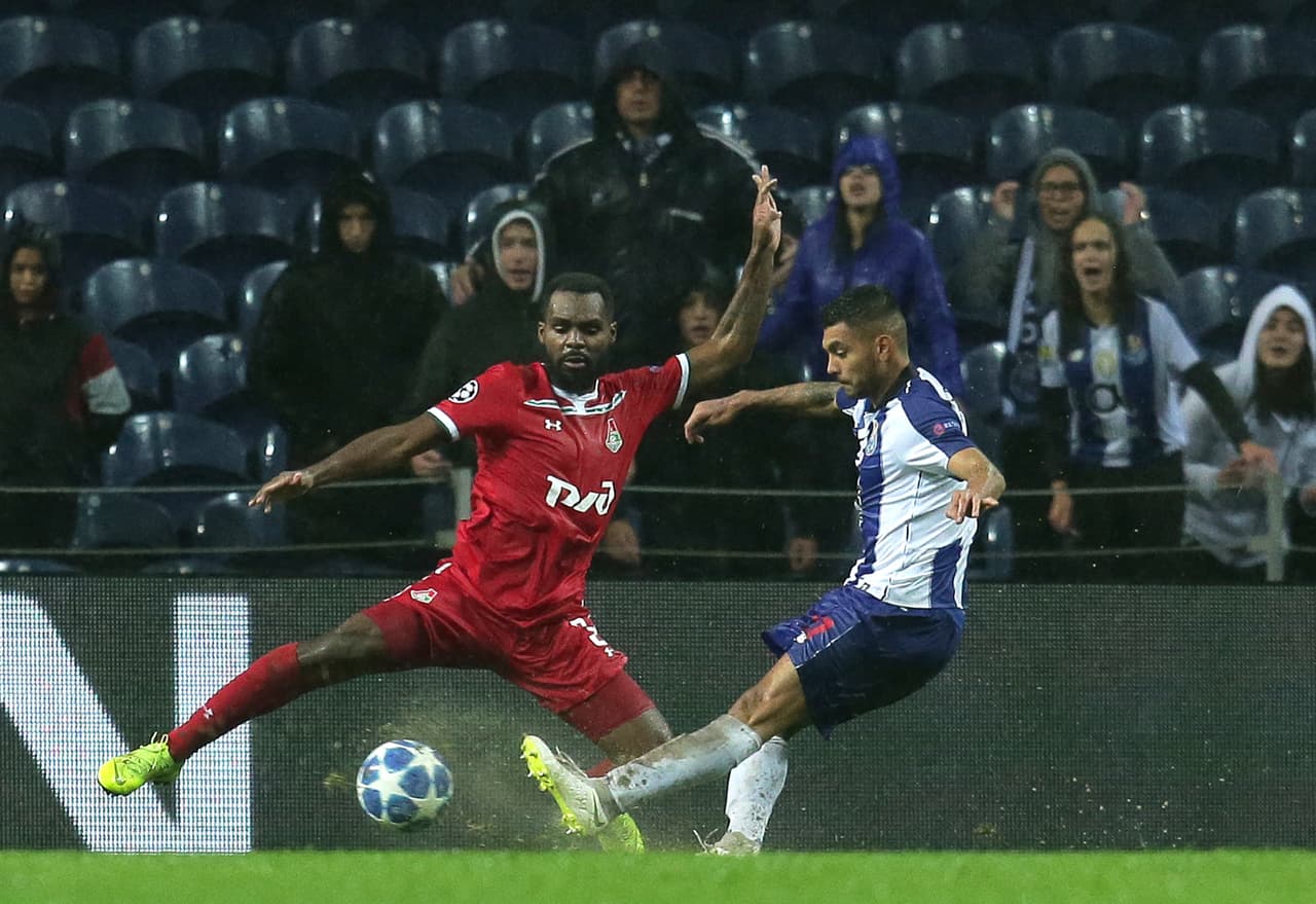 Pero también Jesús Manuel Corona se encargó de aportar su cuota personal para el éxito colectivo del Porto al anotar el 3-1 a los 67 minutos de tiempo corrido co este disparo tras un amague.