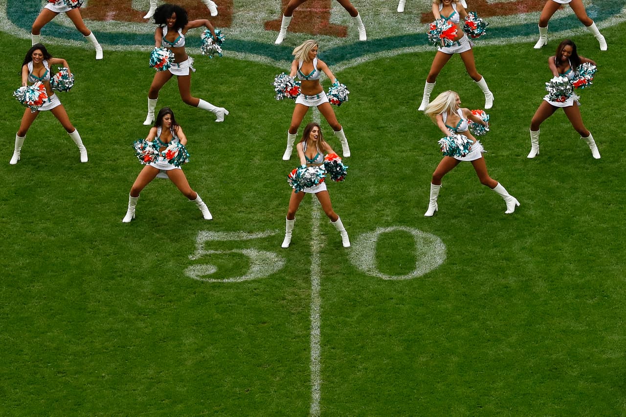 Las animadoras de los Vaqueros son las consentidas de la afición, pero las de Broncos, Patriots y Dolphins no se quedan atrás, ¿tú qué opinas?