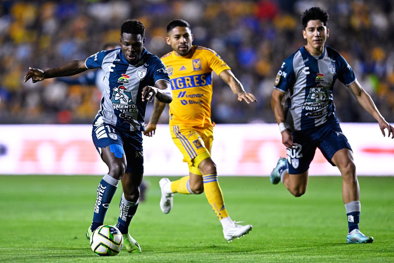 Tigres vencen de manera contundente a los Tuzos del Pachuca.
