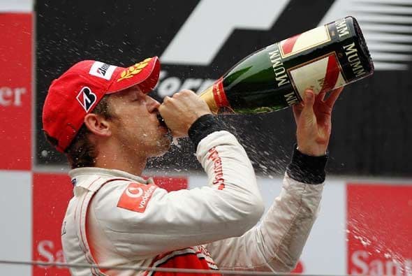 Button tendrá ahora tres semanas para disfrutar la victoria hasta el Gran Premio de España el 9 de mayo.