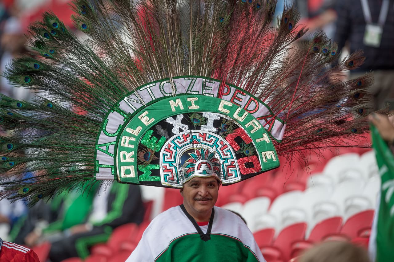 Los aficionados de Rusia y México encontraron las maneras más creativas de apoyar a sus respectivas selecciones. Te compartimos las mejores imágenes de lo visto en la Kazan Arena.