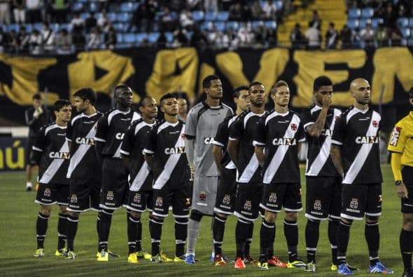 Siguiendo en Brasil Vasco da Gama también ha mostrado interés en el futbolista, incluso se rumoró que ya tenían un pre acuerdo para que llegara en verano próximo al club.