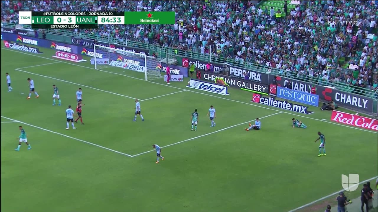 ¡TIRO ATAJADO! disparo por Ángel Mena.