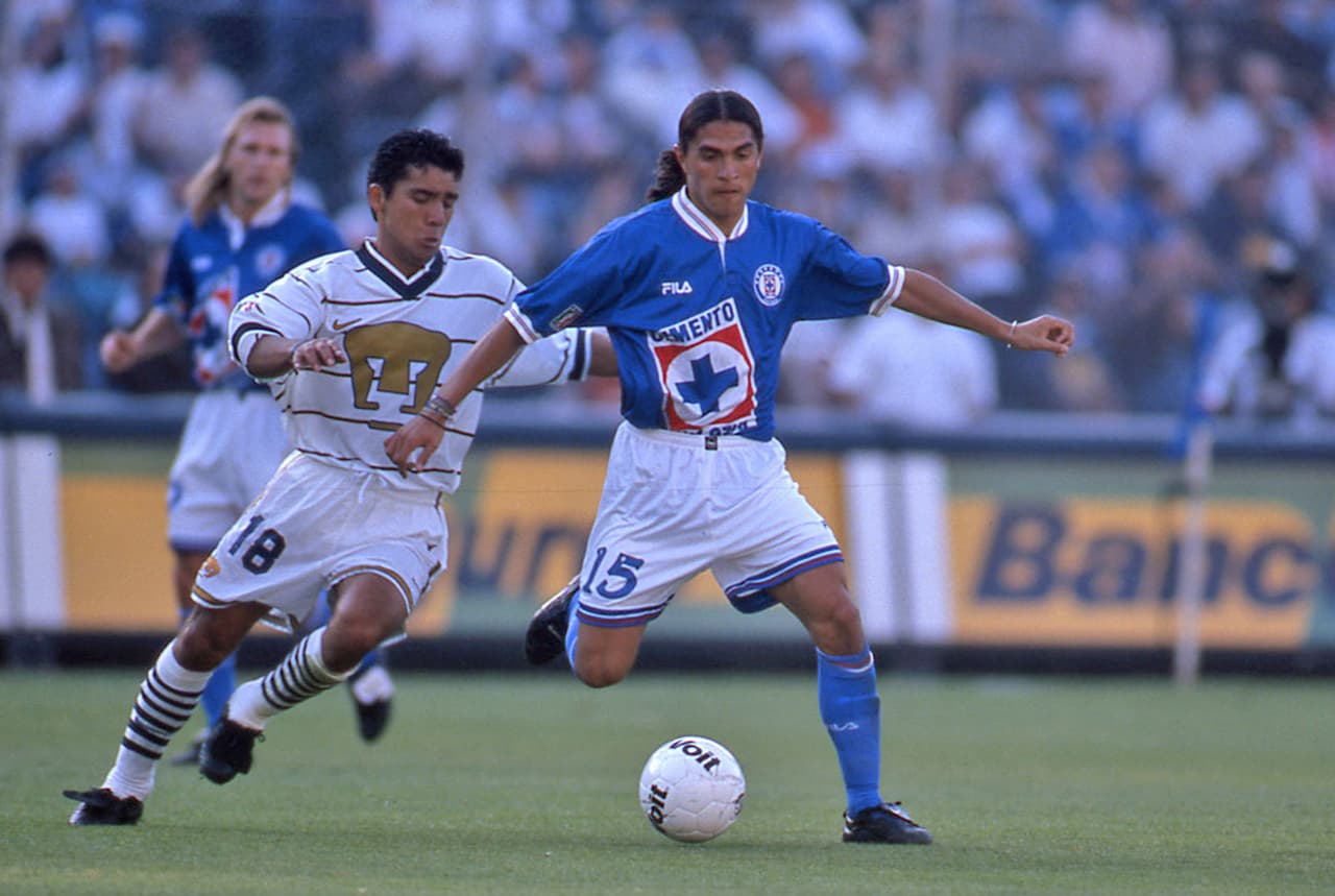 Esos cementeros estaban encabezados en ataque por: José Luis Sixtos, Benjamín Galindo, Héctor Adomaitis, Mauro Camoranesi, Julio César Yegros y Francisco Palencia.