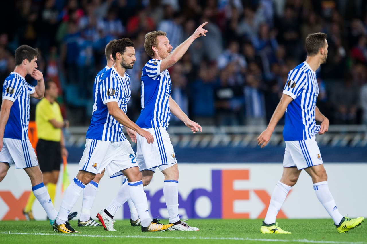Real Sociedad, con Vela todo el partido, demostró que vive un gran momento con su buena actuación en la Liga de España y la pelea por el liderato del Grupo L de la Europa League con Zenit de Rusia.