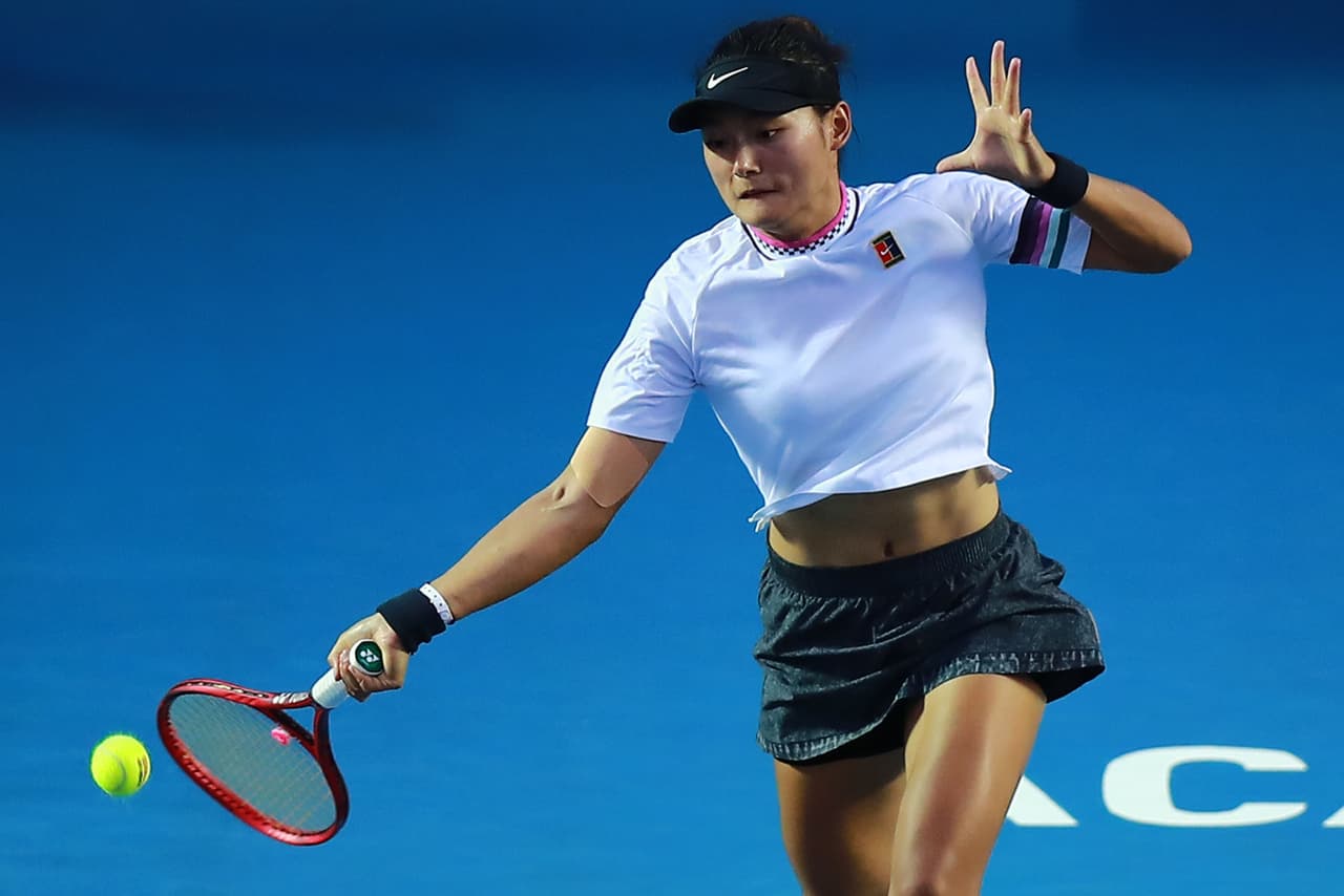 La china Yafan Wang tuvo un comienzo incierto en el primer set, en el que nunca le pudo tomar la manija al partido e inclusive le quebraron dos ocasiones su servicio, para hacer notar su titubeante arranque.