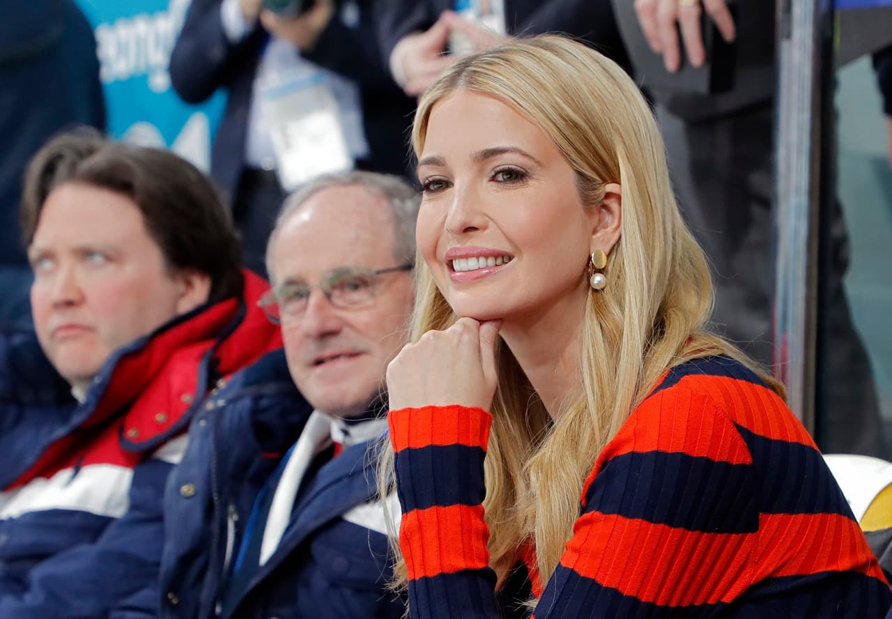 La hermosa Ivanka Trump, hija del presidente de Estados Unidos, Donald Trump, fue centro de atención en Pyeongchang 2018, donde brilló por su belleza y buen ánimo como espectadora y con los atletas.