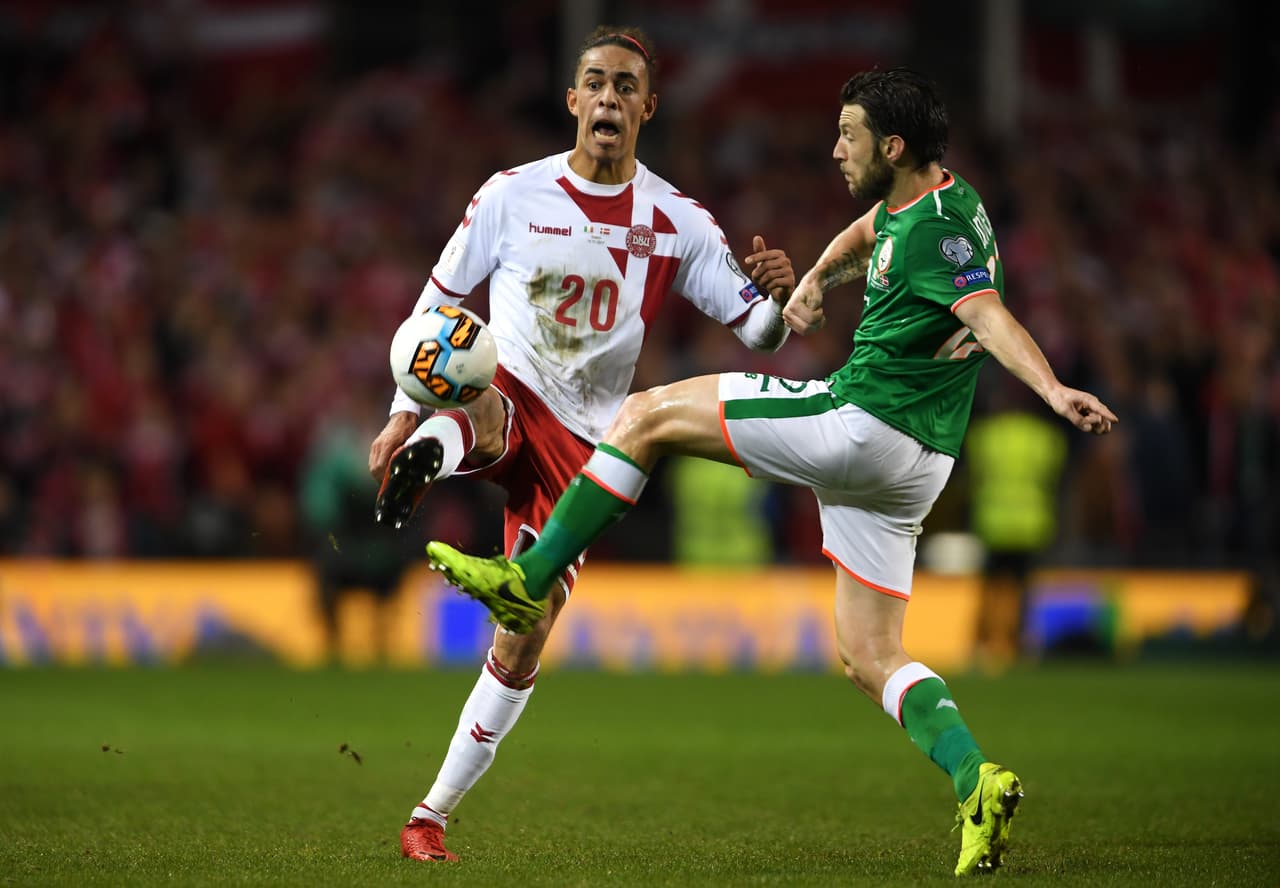 Dinamarca recurrió a la técnica de sus jugadores para acercarse y generar peligro, pues la igualdad marcando goles le daba una eventual ventaja.