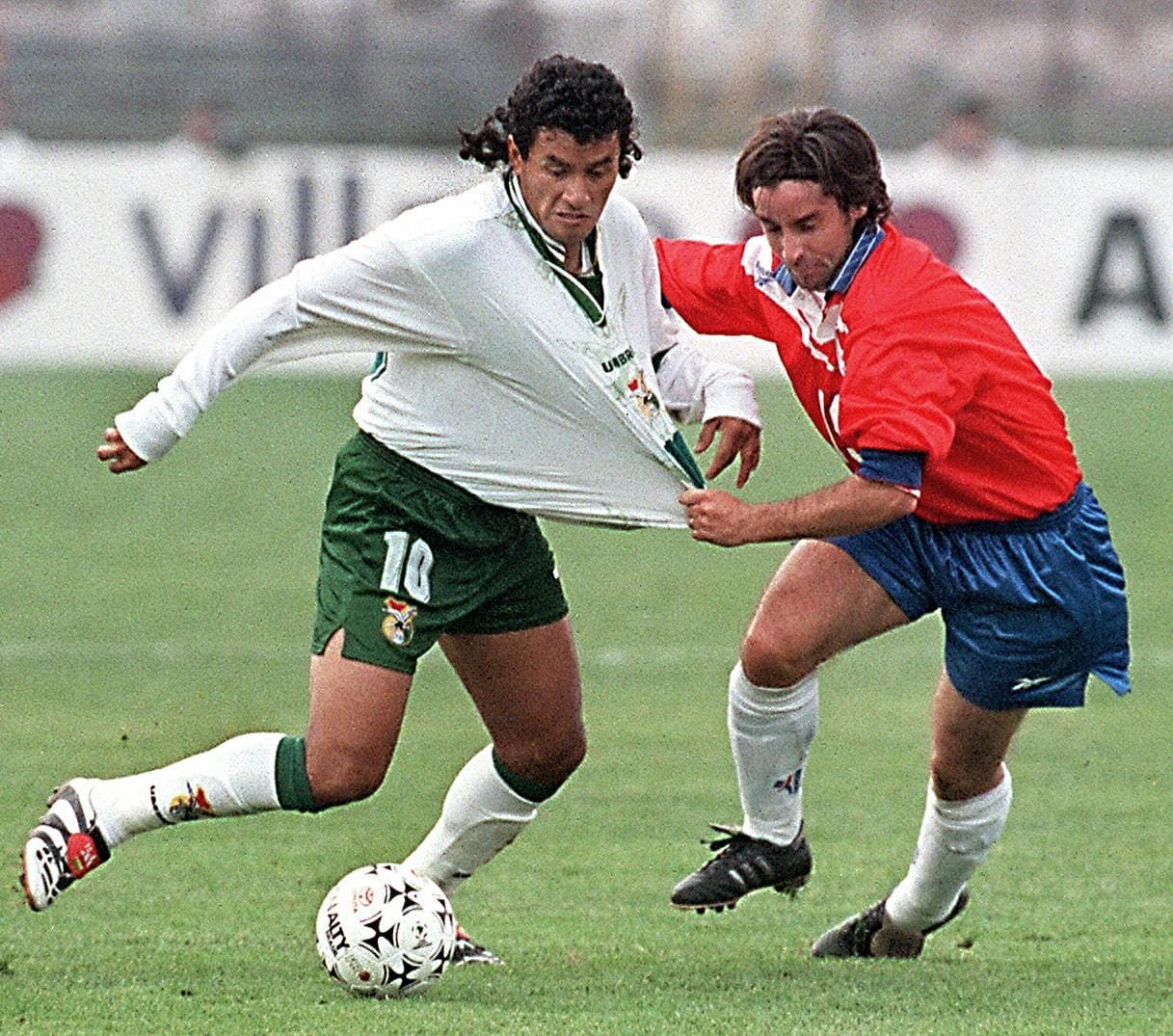 La última victoria de Bolivia sobre Chile en la Copa América se dio hace 41 años. Fue el 20 de julio de 1975, en partido disputado en territorio boliviano, donde los locales ganaron 2-1 con dos tantos de Oviedo Mezza.