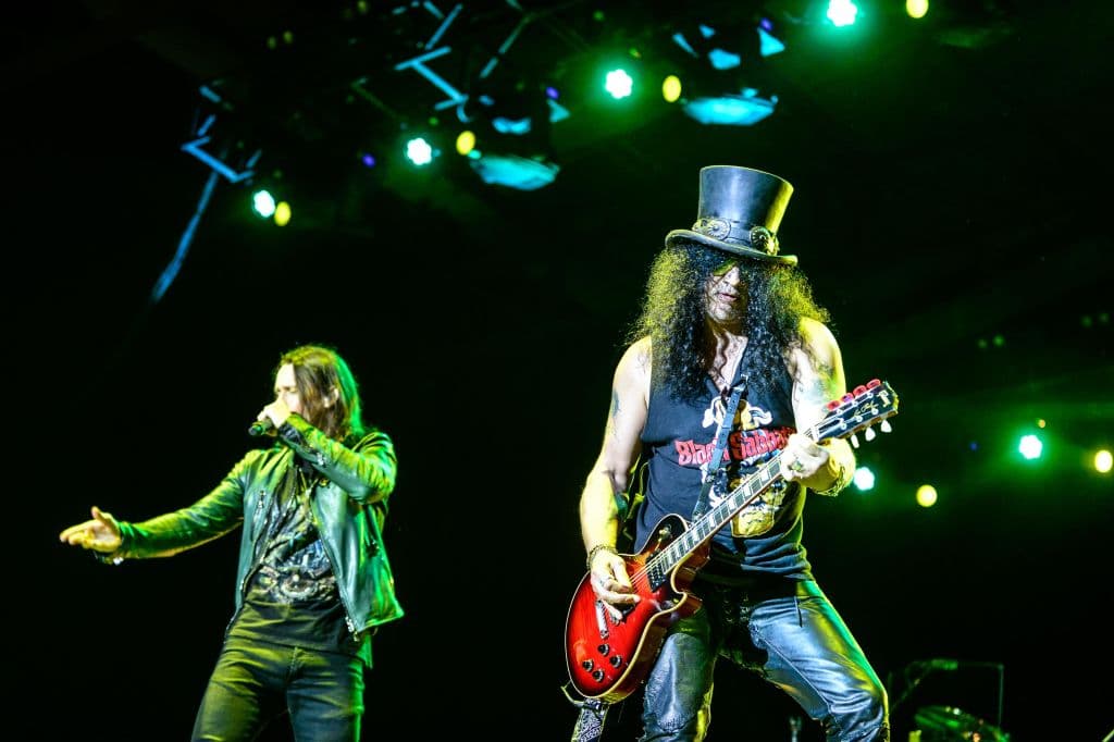 La banda ha recibido varios galardones y reconocimientos que los colocan en varias listas.
<br>