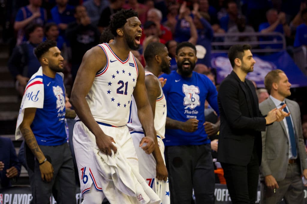 Joel Embiid estuvo en cancha 28 minutos en los que pudo aprovechar para anotar 33 puntos y recuperar 10 rebotes, convirtiéndose en la bujía de unos 76ers que le están dando la vuelta al comando de la serie.